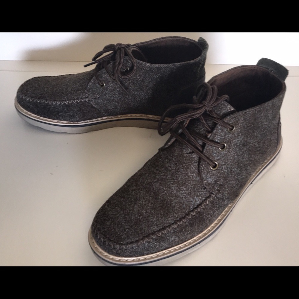Men’s TOMS Chukka boots size 9